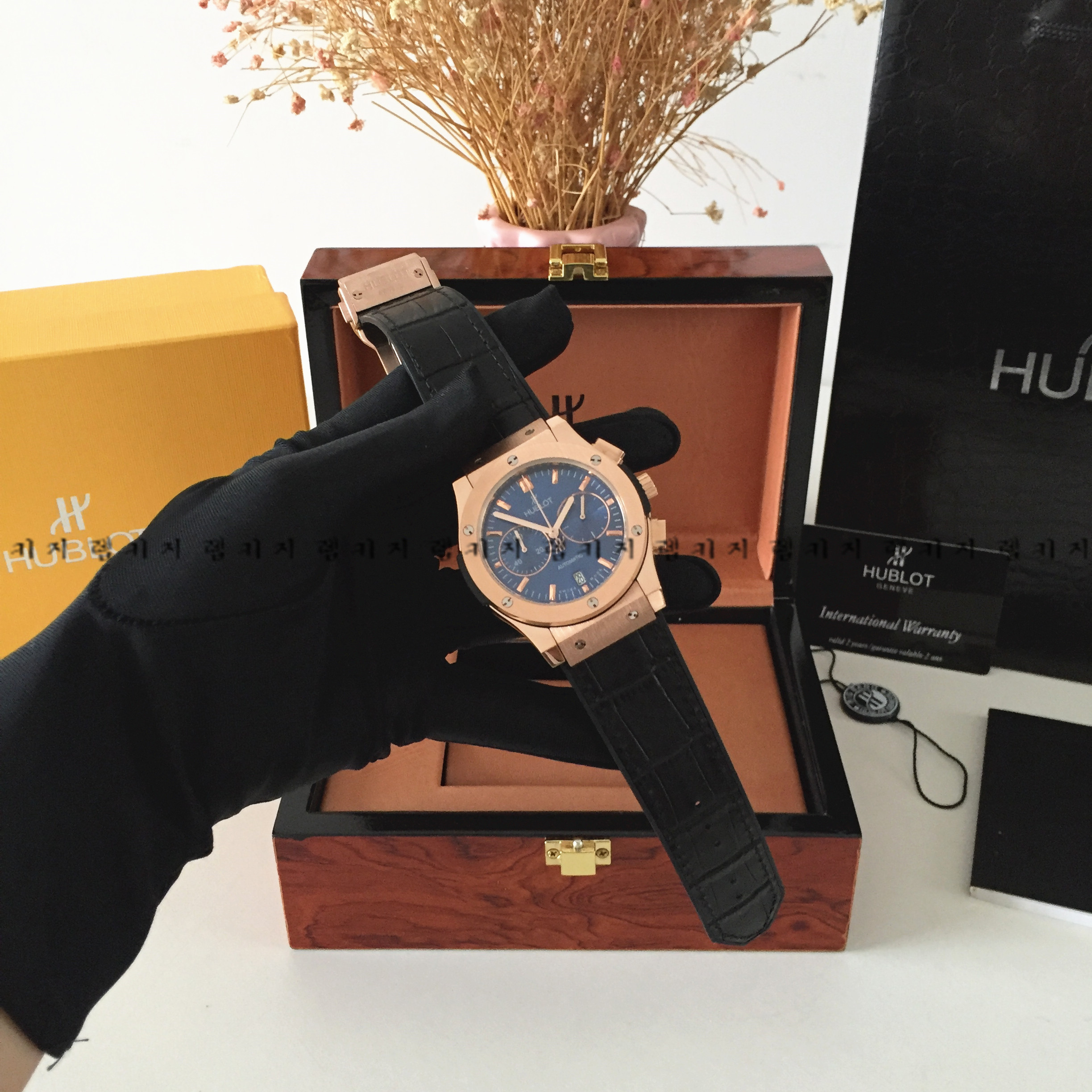 위블로 클래식 청판 금장 우레탄 가죽 시계